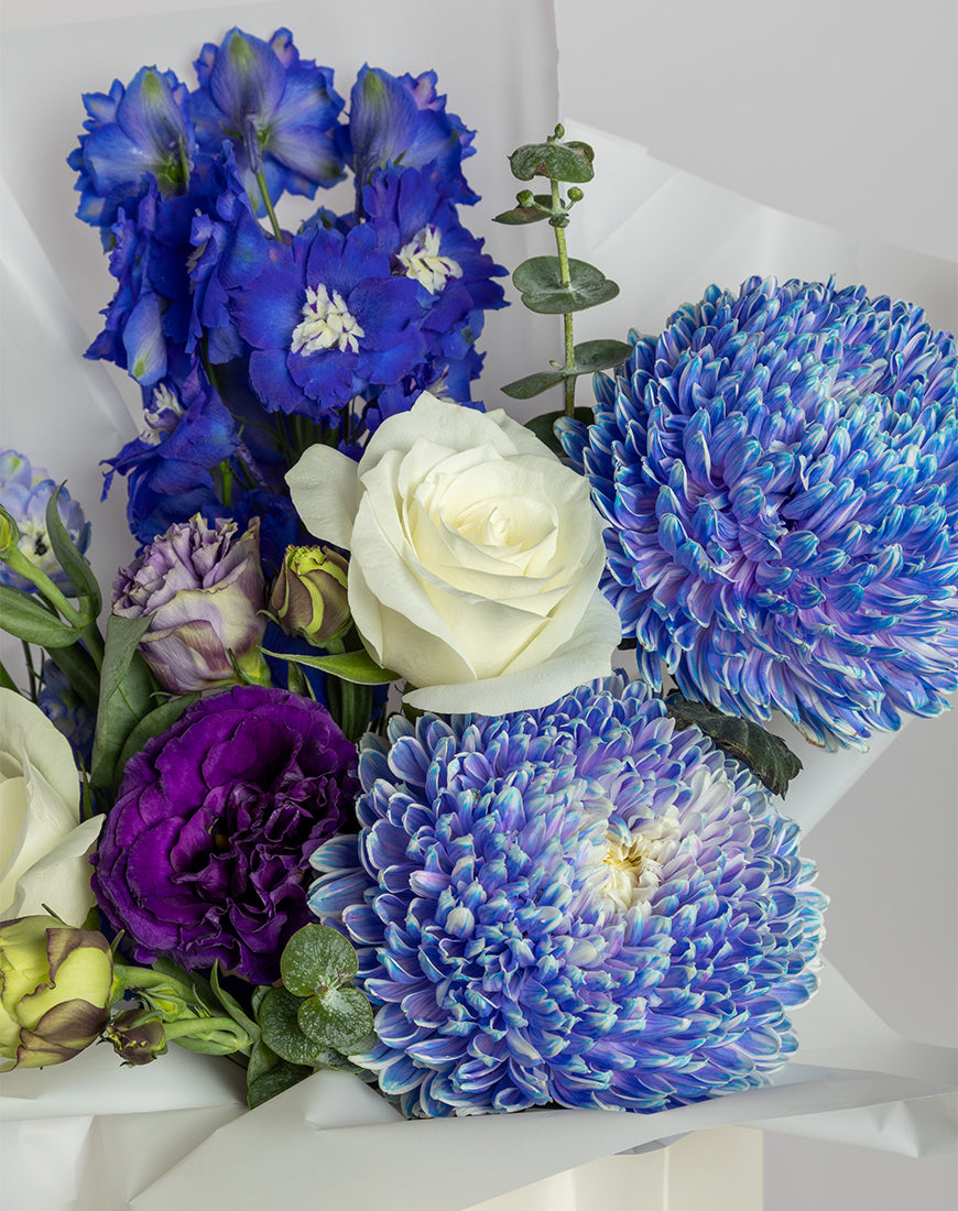 Blue & White Harmony Flower Bag - Image 3