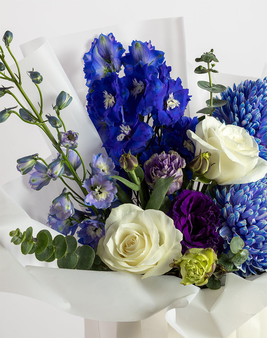 Blue & White Harmony Flower Bag - Image 4