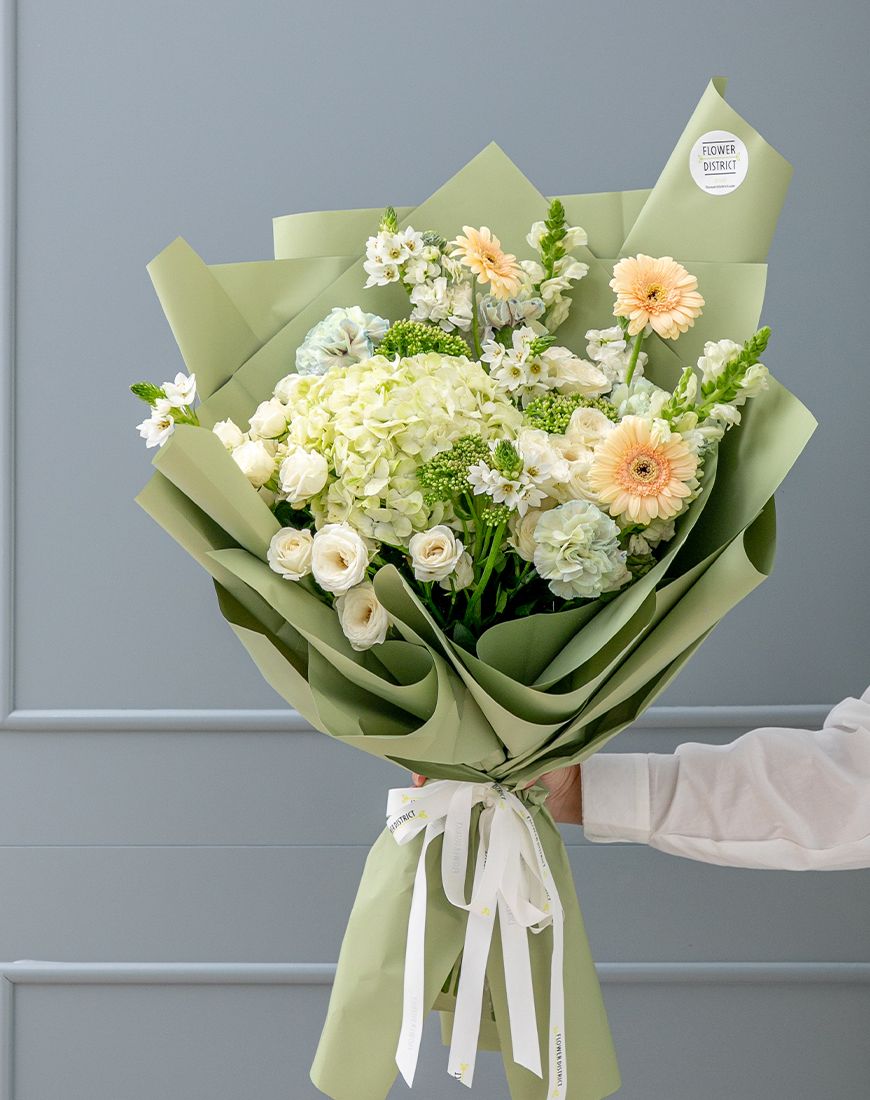 Classic White Bouquet - Image 3