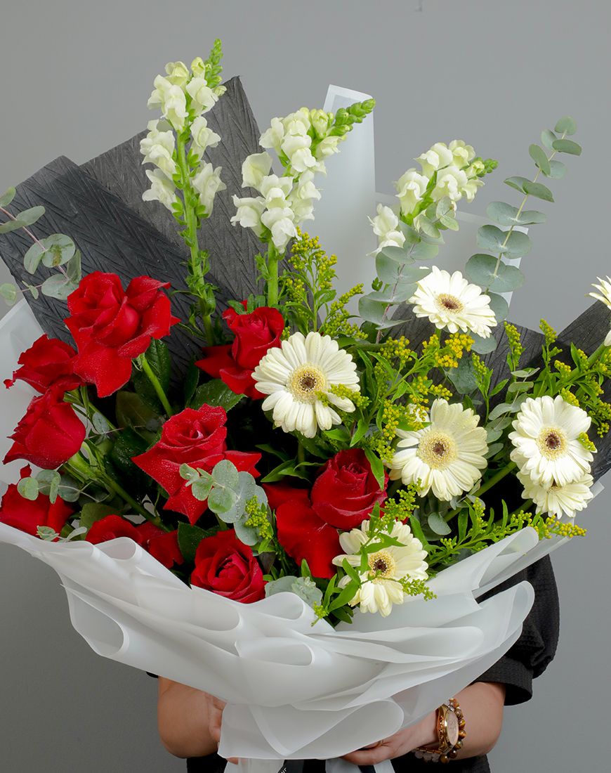 Gerbera Cream Bouquet - Image 9