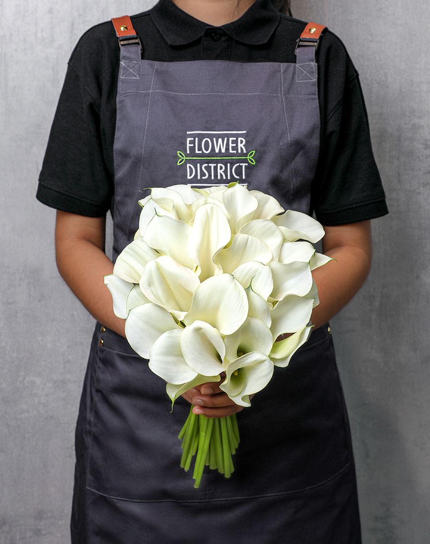 Elegant Calla Blooms Bouquet - Image 3