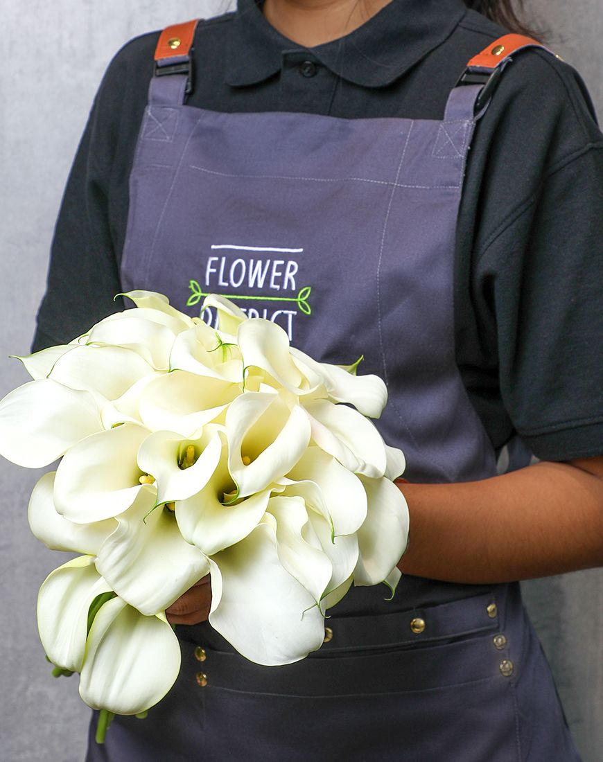 Elegant Calla Blooms Bouquet - Image 6
