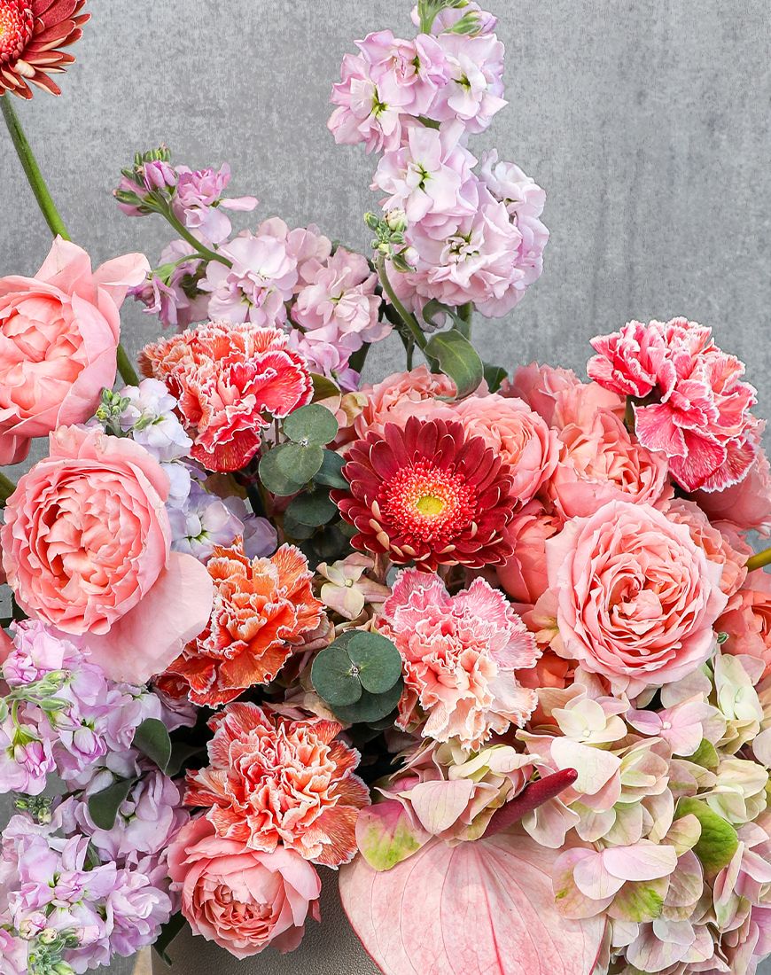Elegant Flourish Vase - Image 2