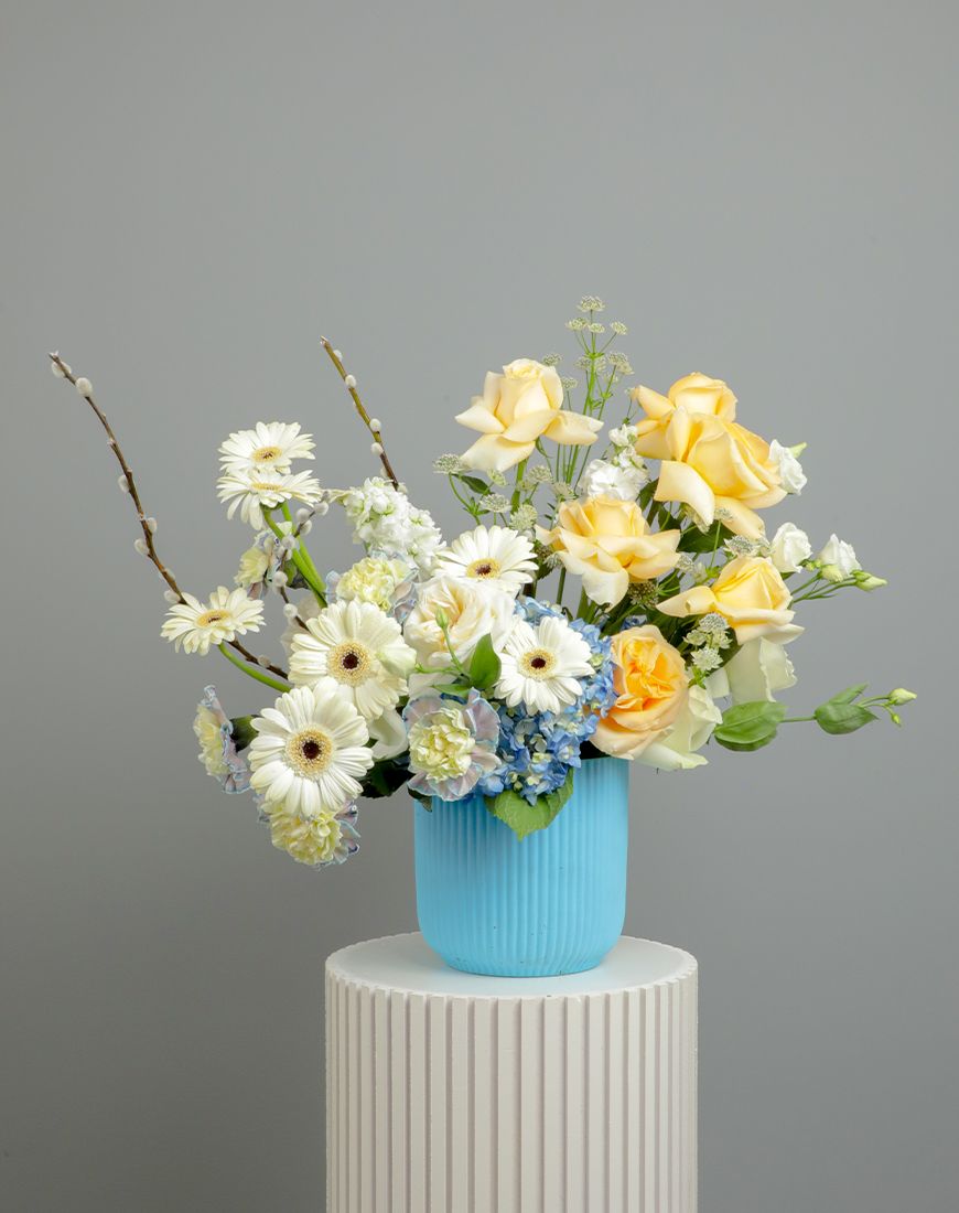 Gerbera White Vase - Image 3