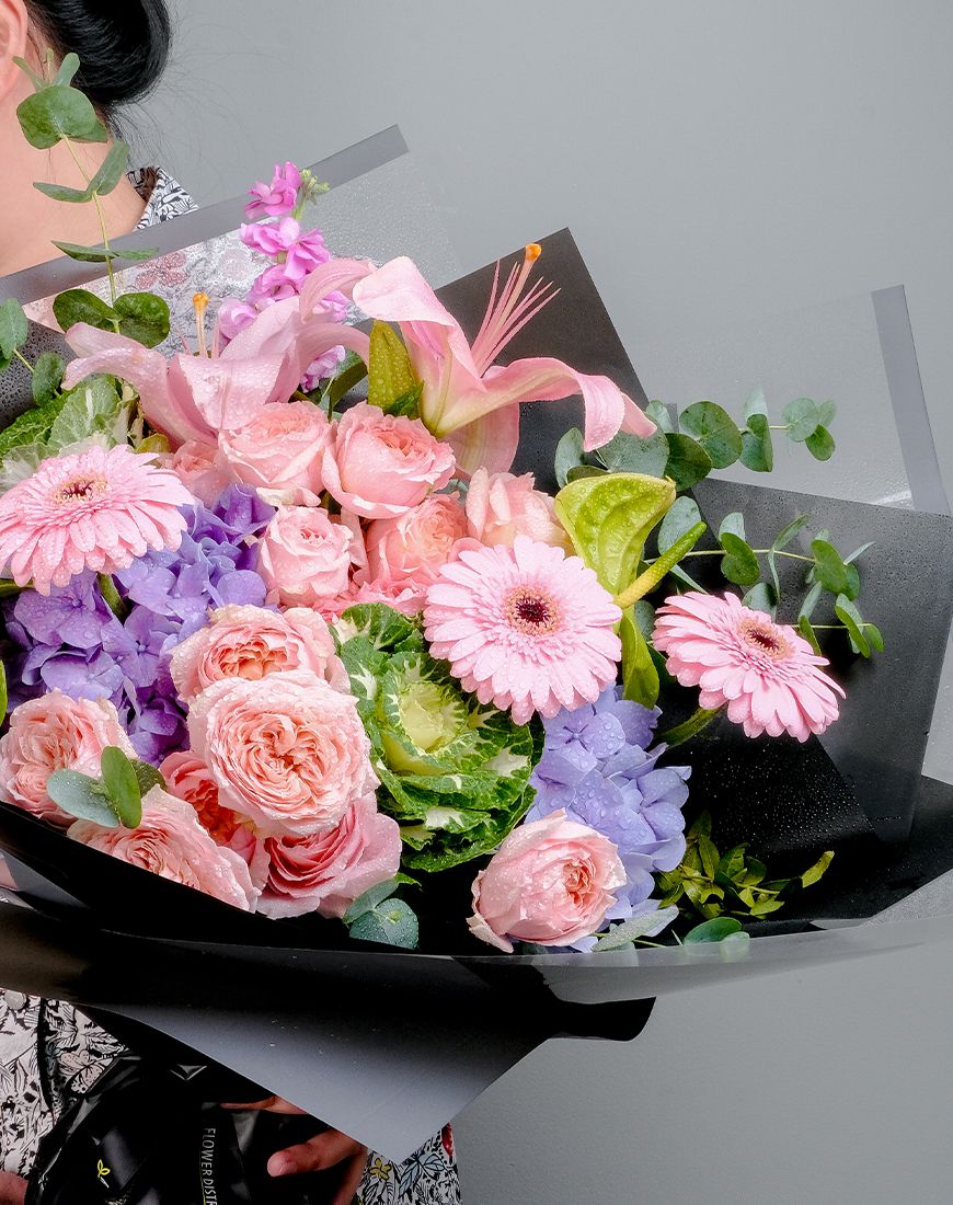 Oriental Lily Bouquet - Image 6