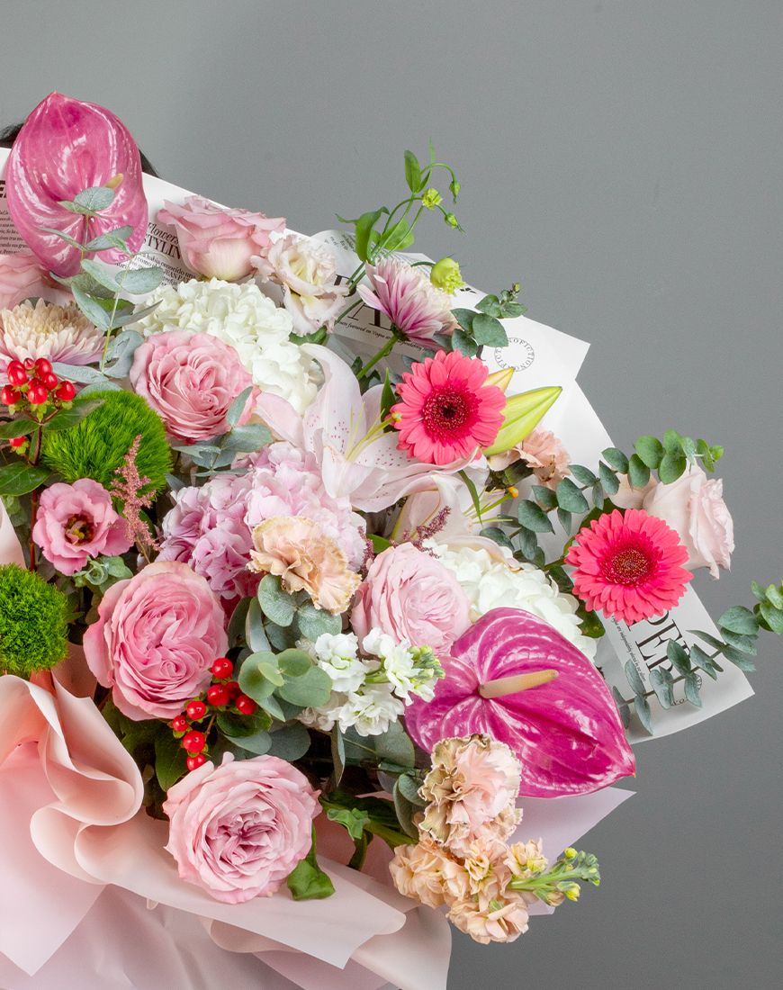 Regal Elegance Bouquet - Image 9