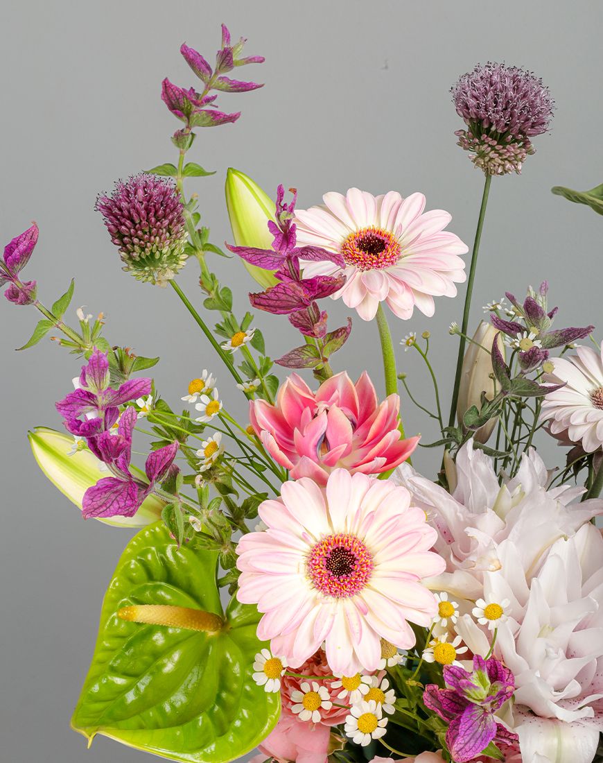 Rose Lilies Vase - Image 6
