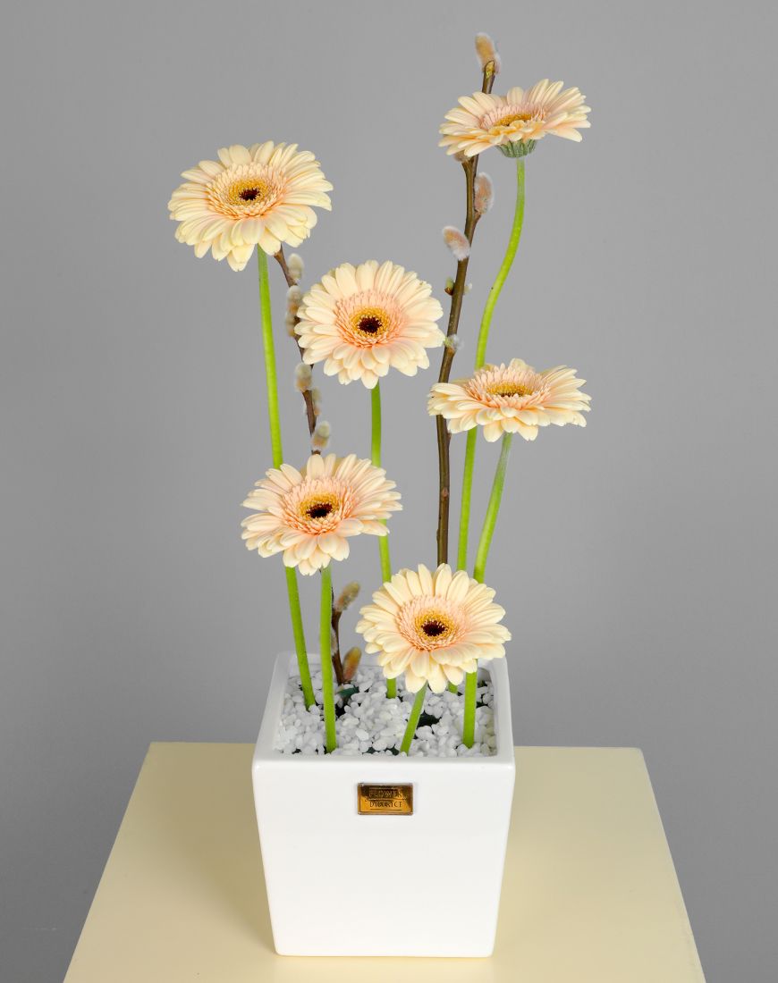 Spring Delight Gerbera Vase - Image 3