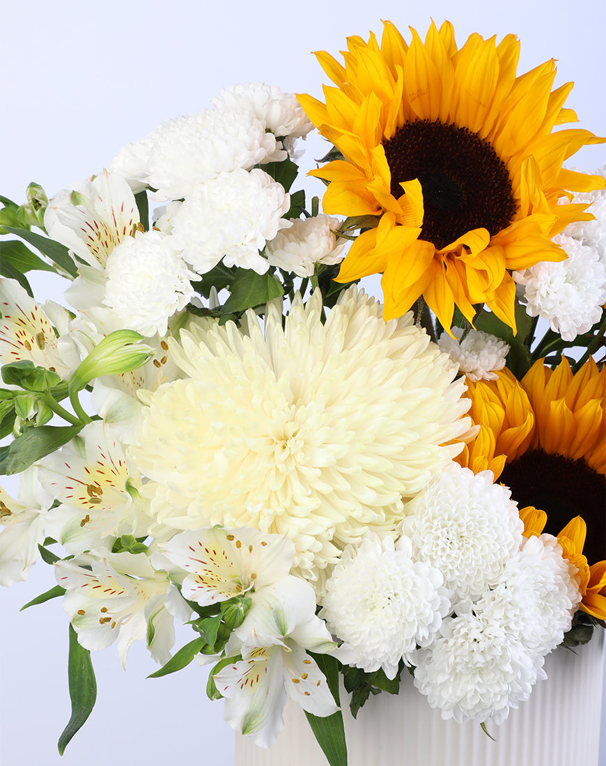 Golden Glow Flower Vase - Image 4