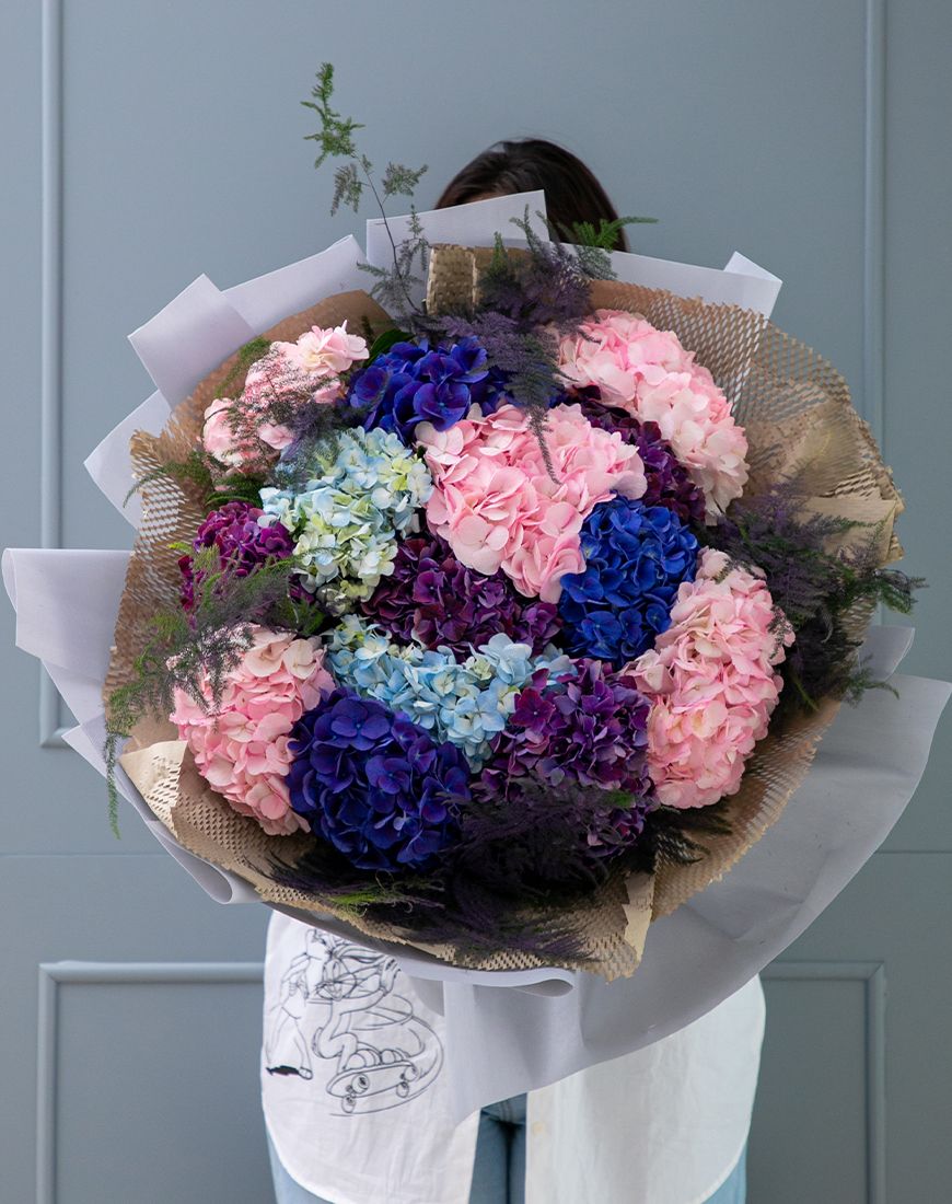 Holland Hydrangeas Mix Bouquets - Image 4