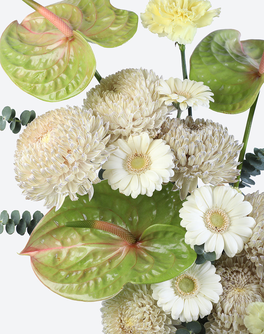 Ivory Charm Flower Vase - Image 3