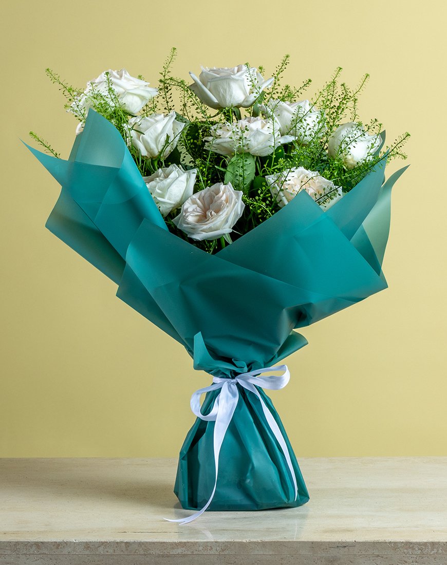 Ohara White Rose Bouquet With Lepidium