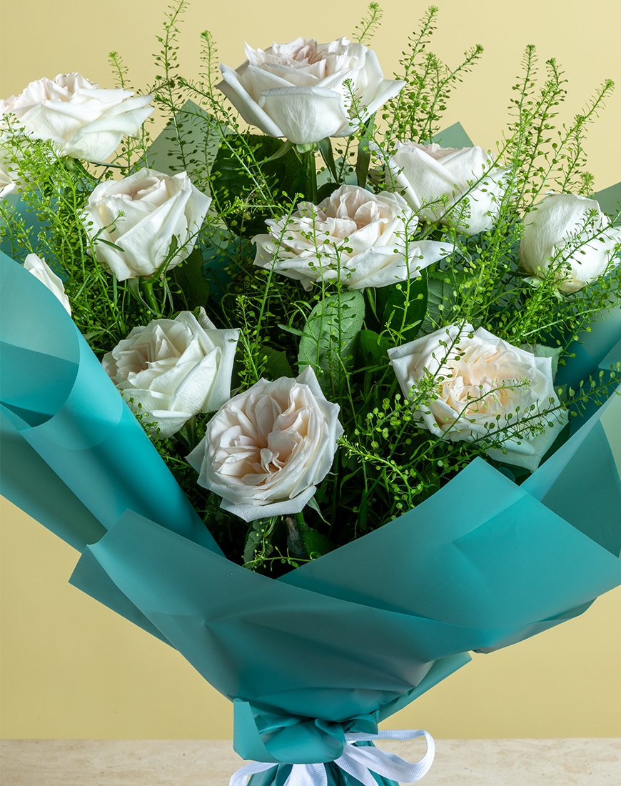 Ohara White Rose Bouquet With Lepidium - Image 2