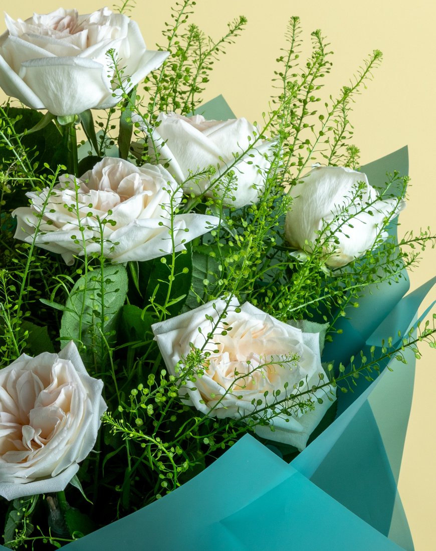 Ohara White Rose Bouquet With Lepidium - Image 3