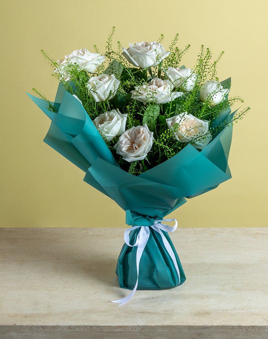 Ohara White Rose Bouquet With Lepidium - Image 4