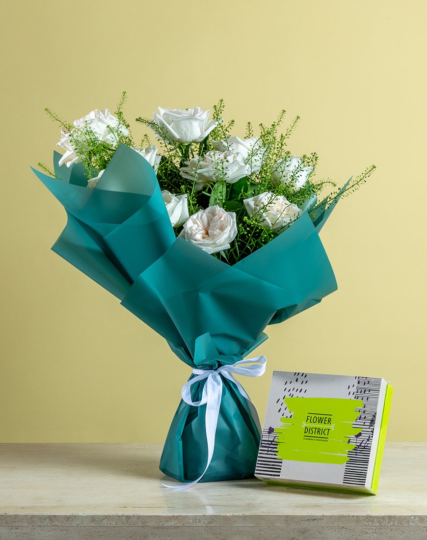 Ohara White Rose & Lepidium Bouquet With Pecan