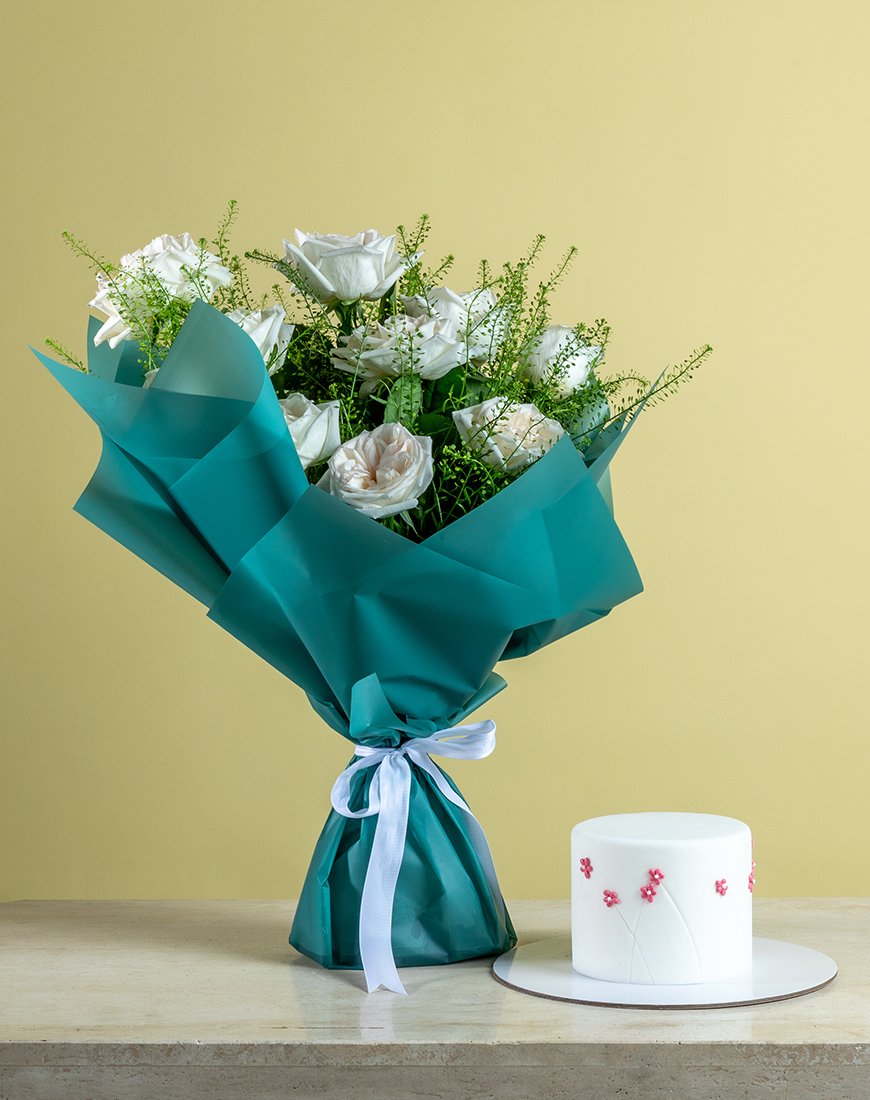 Ohara White Rose & Lepidium Cake Bouquet