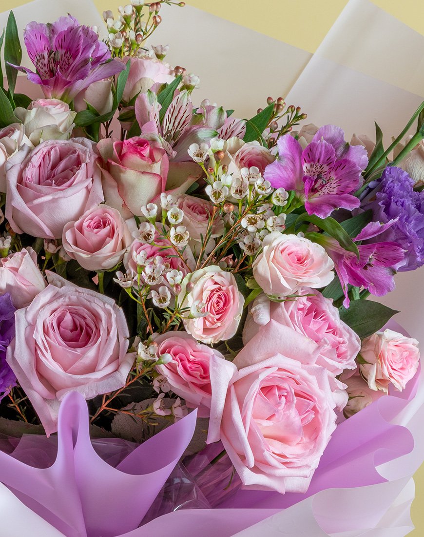 Pink Ohara Rose & Spray Rose Bouquet - Image 3