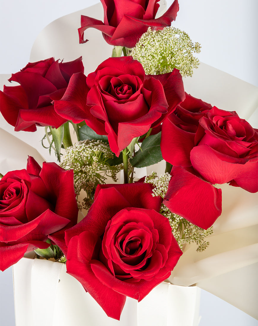 Red Rose & Ammi Small Bag Arrangement - Image 3