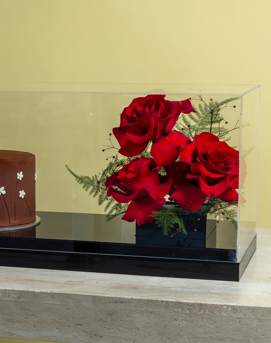 Red Rose & Asparagus Cake Box Set - Image 3