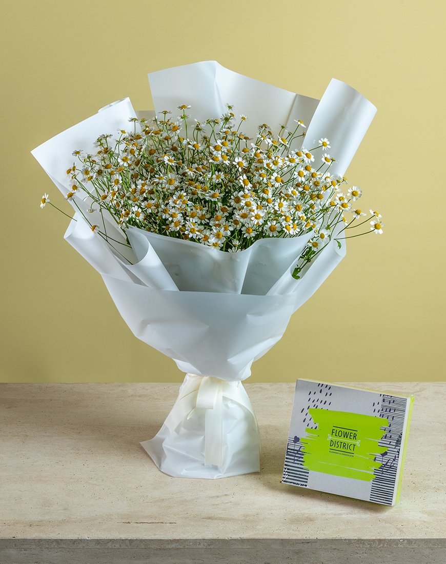 Tanacetum Bouquet With Pecan Caramel - 10 Stems