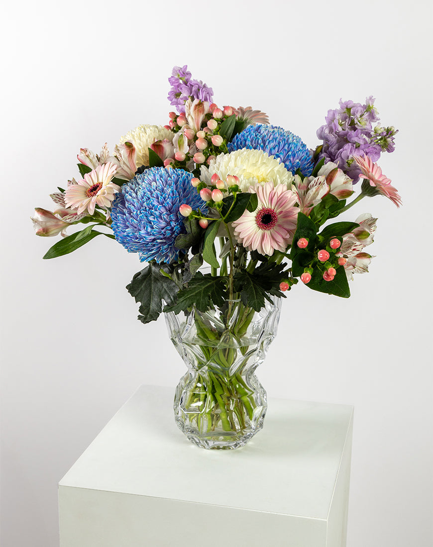 Vibrant Garden Gerbera Vase - Image 2