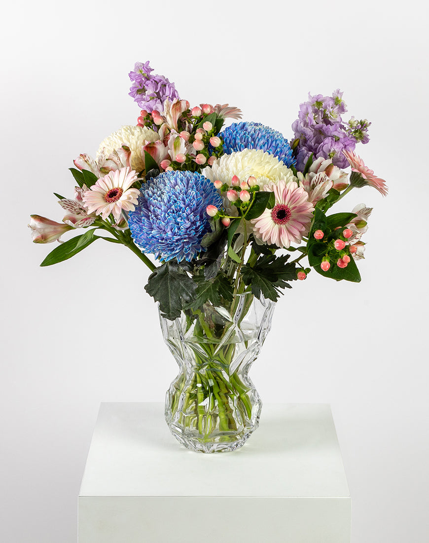 Vibrant Garden Gerbera Vase - Image 5