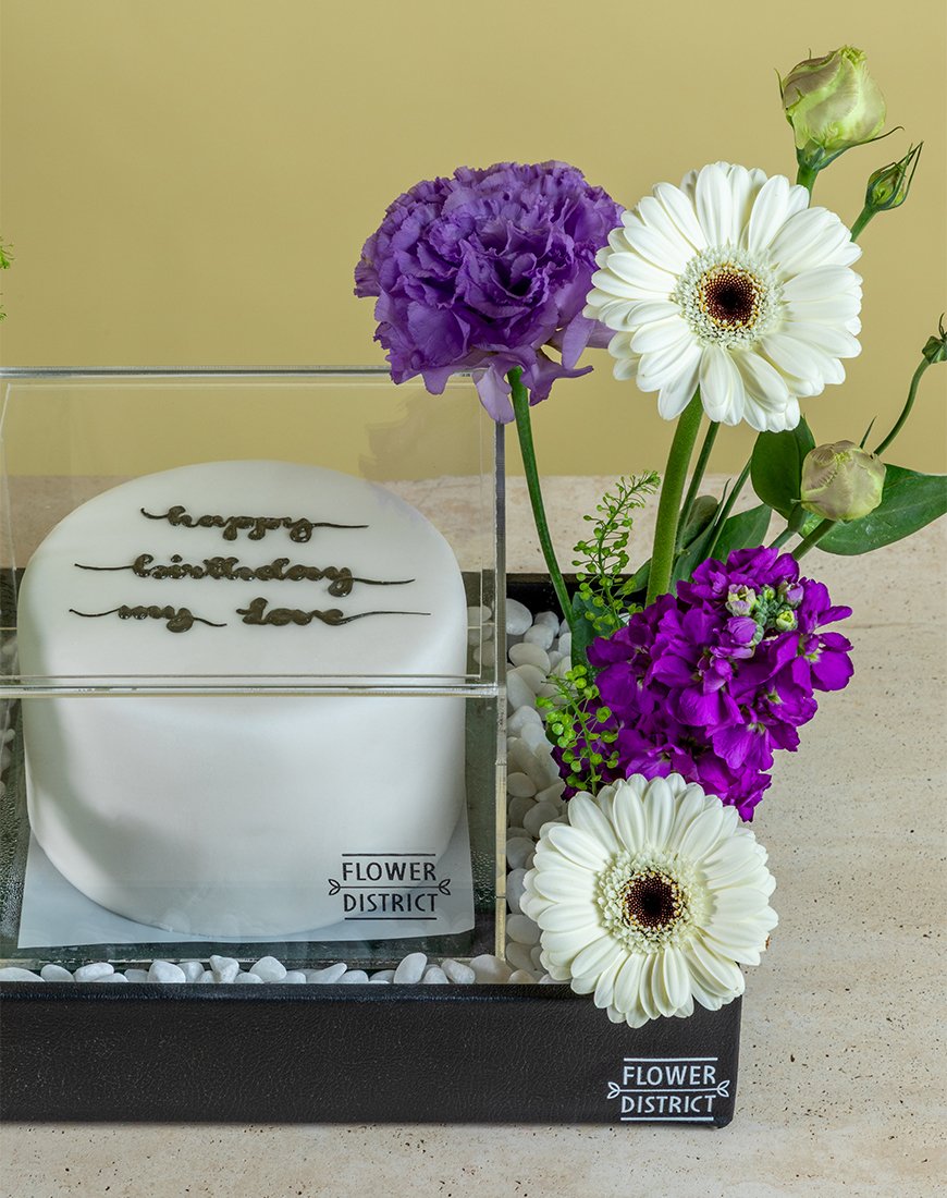 White Cake & Soft Blossom Box - Image 3