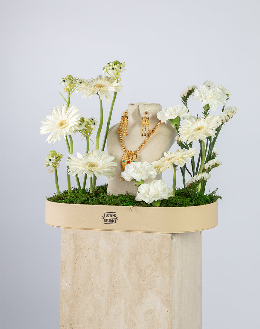 White Grace Flower Leather Tray - Image 4