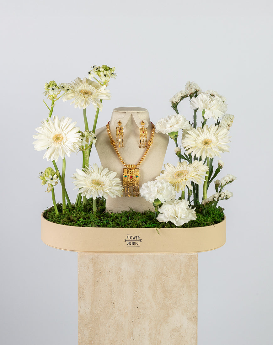 White Grace Flower Leather Tray - Image 5