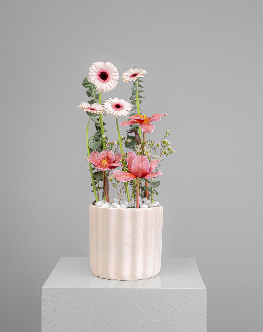 Picture of Tulip Brownie Vase