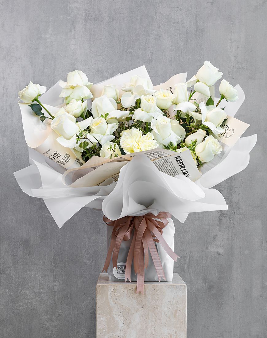 Picture of Crystal White Garden Bouquet