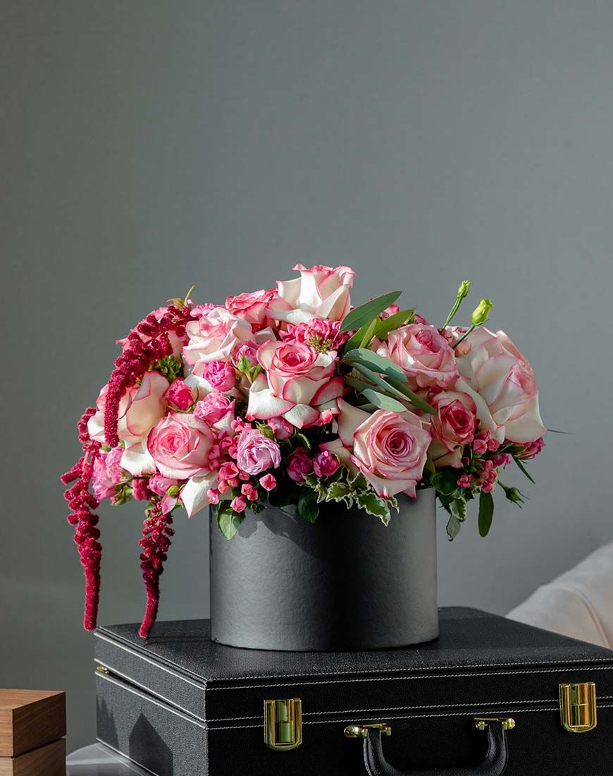 Picture of Pink Rose in Round Box