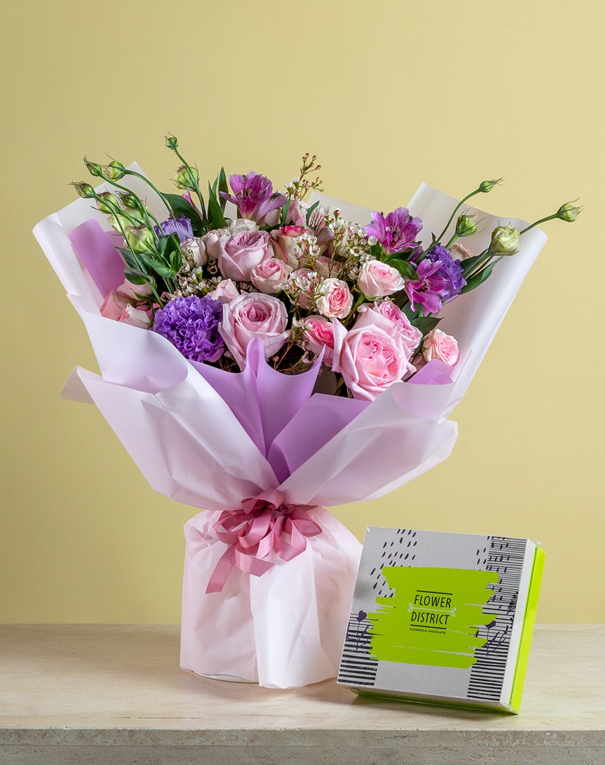 Picture of Pink Ohara Rose & Spray Rose Bouquet With Chocolate