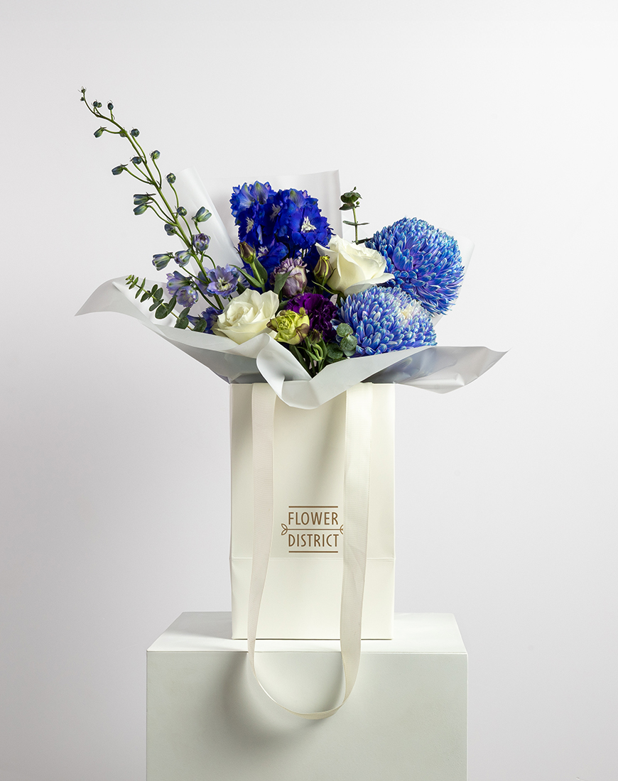 Picture of Blue & White Harmony Flower Bag