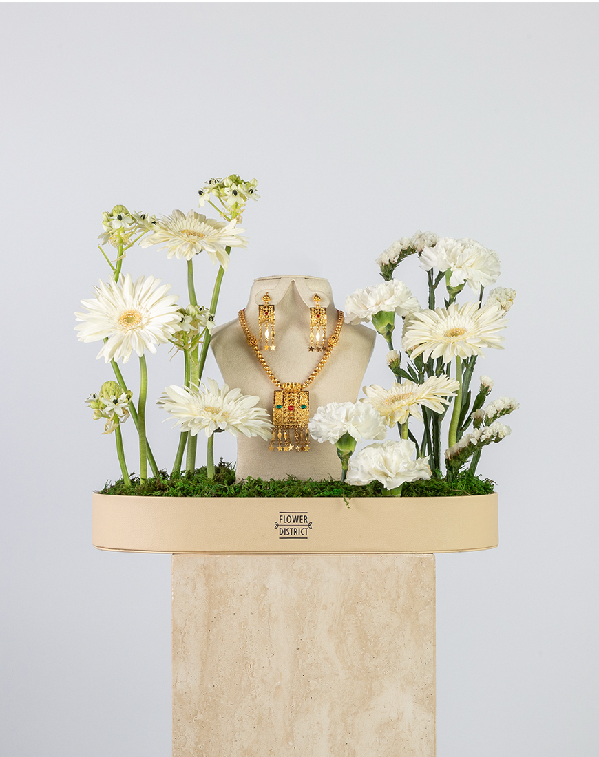 Picture of White Grace Flower Leather Tray