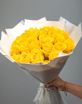 Luxury Yellow Roses